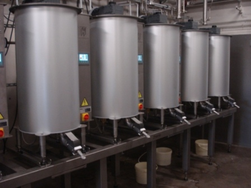 Maszyna do temperowania partii czekolady i nadzień