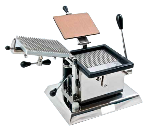 R&D semi-automatic capsule filler