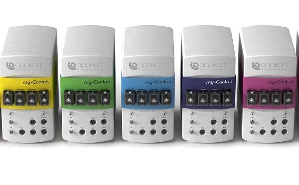 Small-scale bioreactor controller