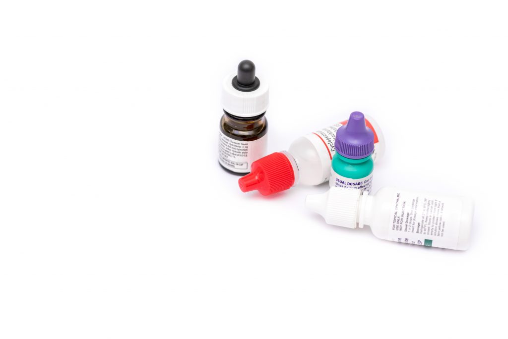 Eye drops making equipment