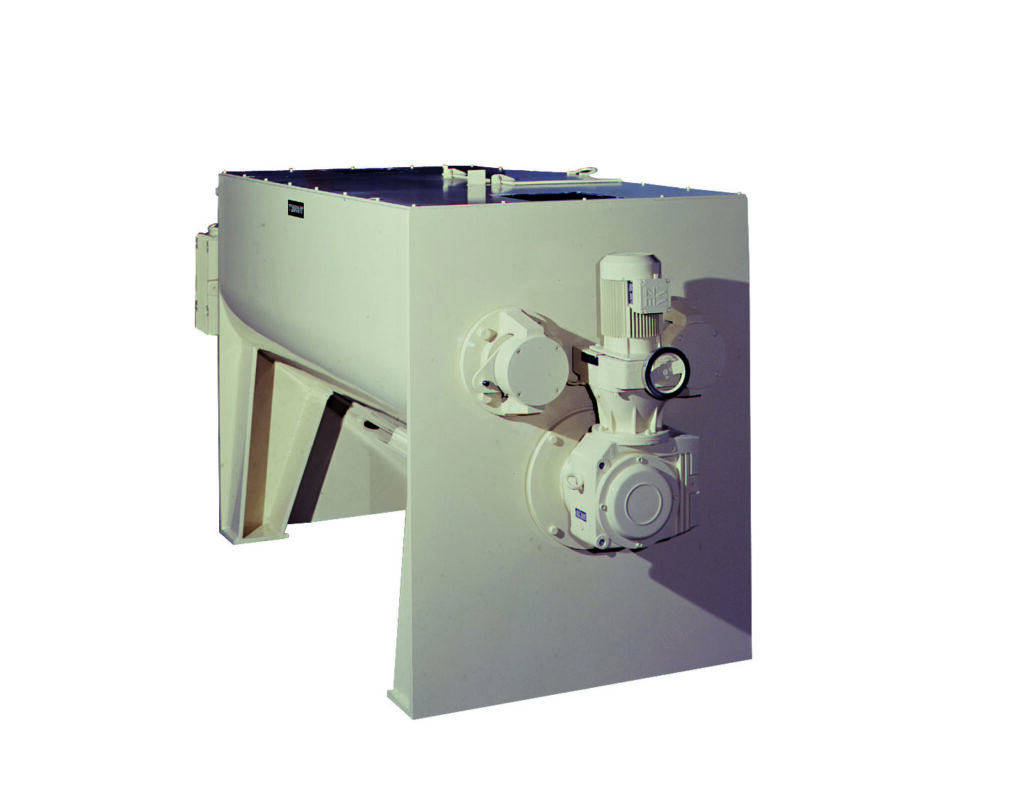 Mixer and kneader for sugar based recipes