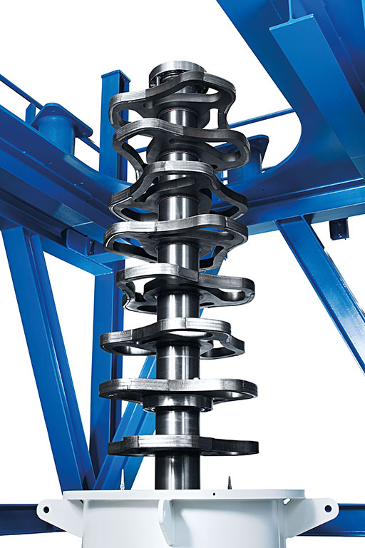 Vertical agitated wet media mill