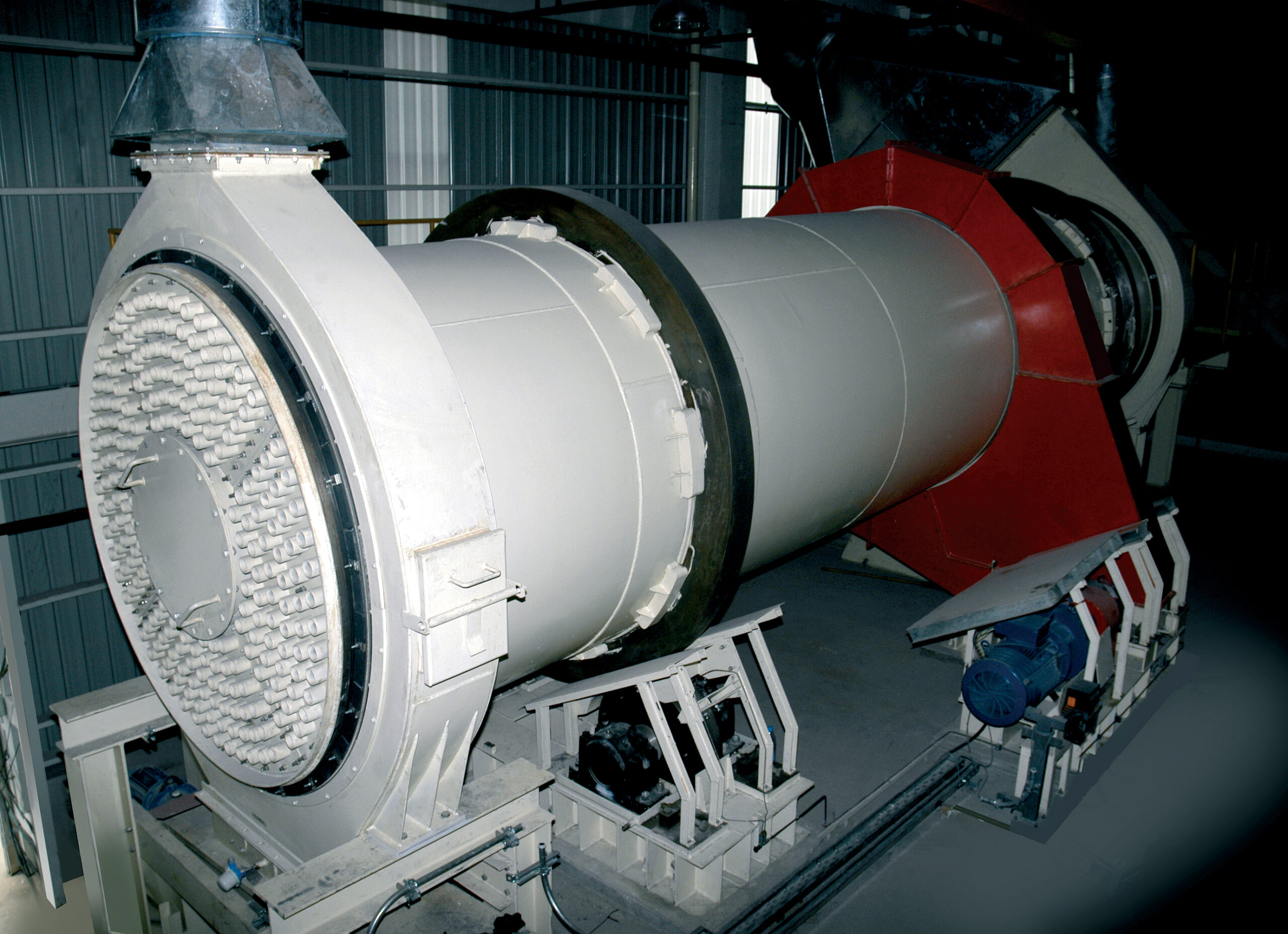 Rotary drum cooler for calcined gypsum products